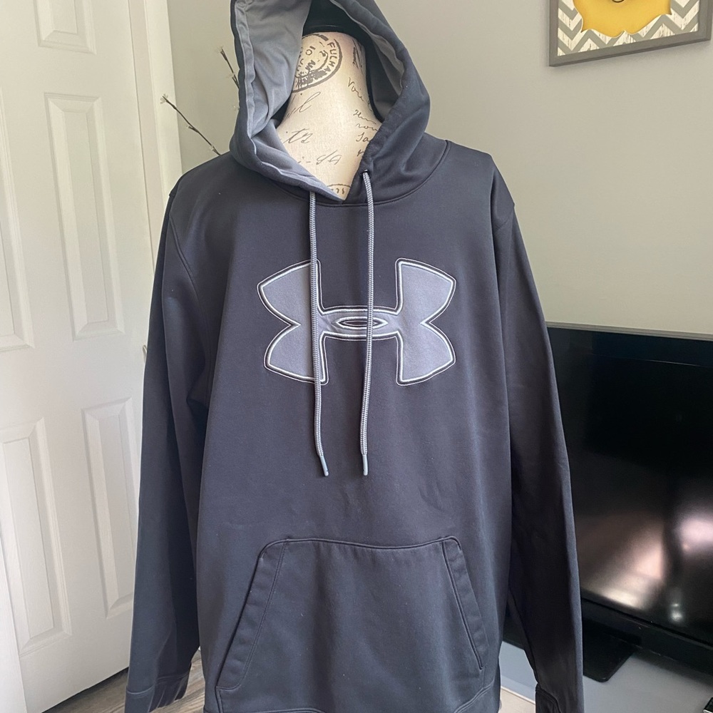 Black under armour hoodie